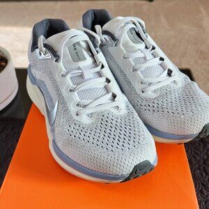 Women's Nike Winflo 11